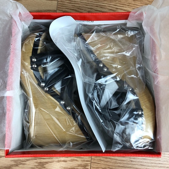 SODA Film-S Black Strap Platform Sandal - Picture 8 of 10